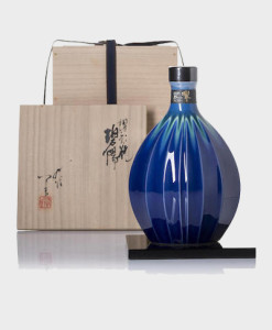 Hibiki 35 Year Old Arita Takumi 2017 Ceramic Decanter